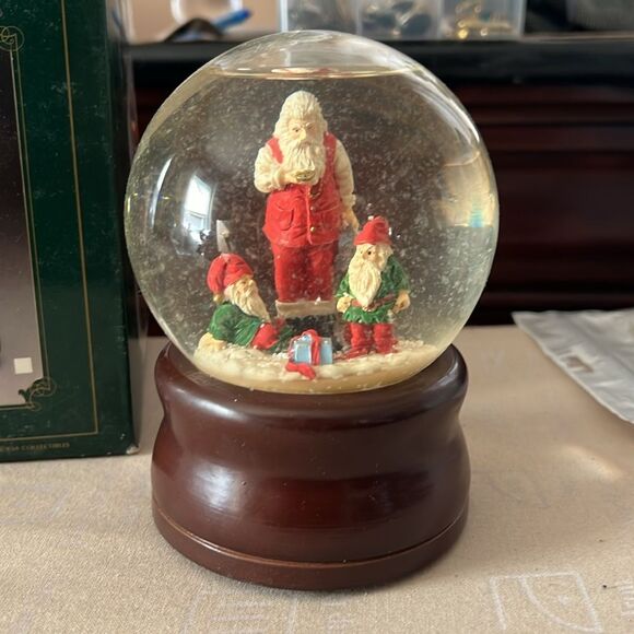 KSA collectibles musical Snow globe - Picture 3 of 5
